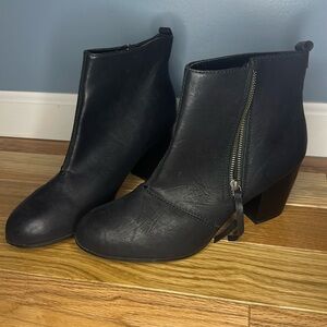 Report - Women’s Size 12 Ankle Boot